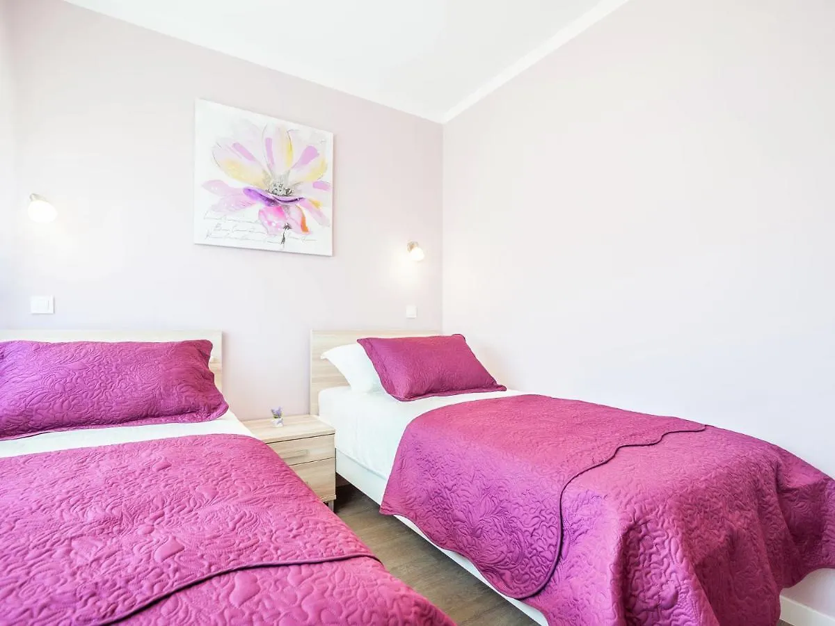 Modern Apartment With Free Wi Fi Zadar