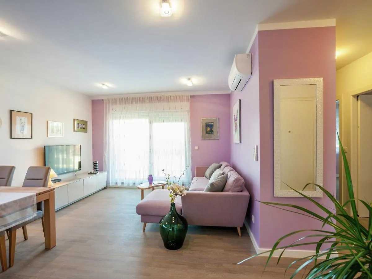 Modern Apartment With Free Wi Fi Zadar