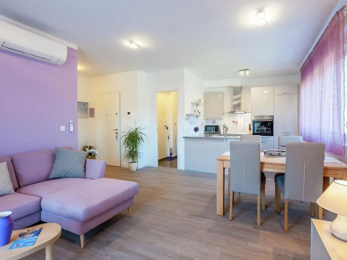 Modern Apartment With Free Wi Fi Zadar